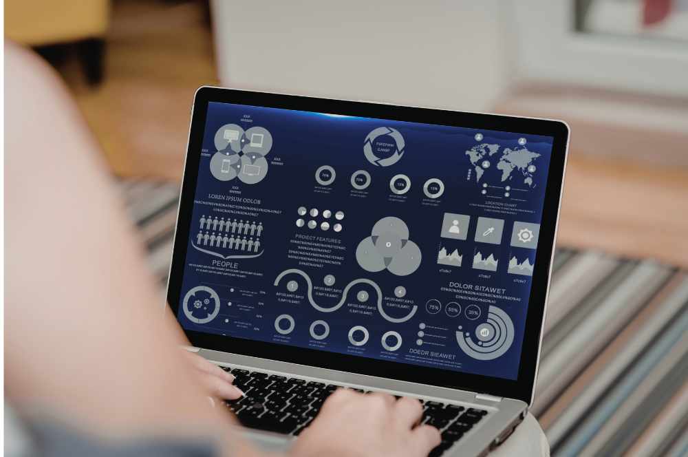 Expert migrating data on a laptop